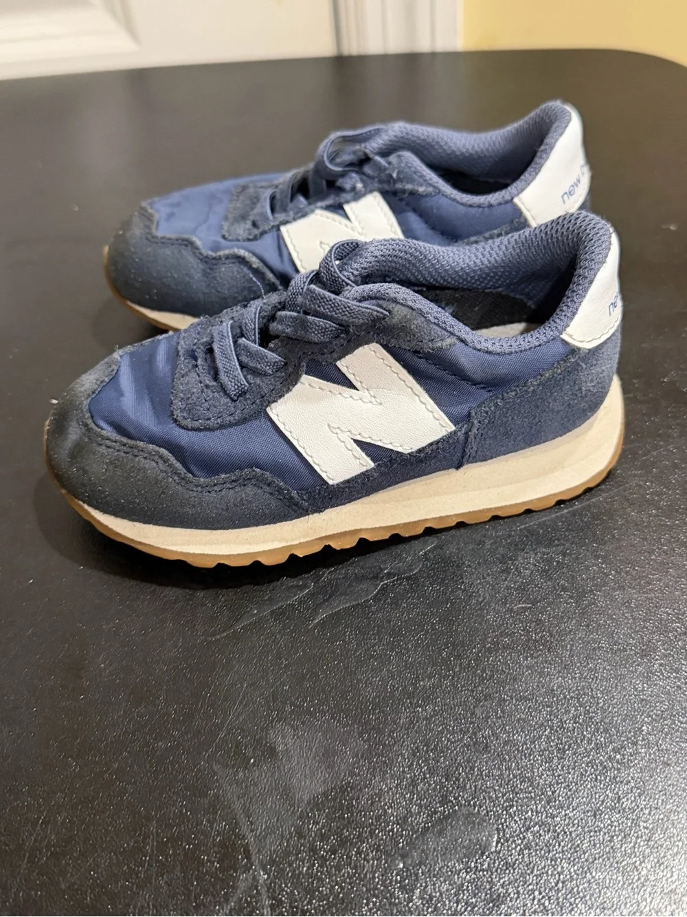 New Balance Navy and White Kids' Sneakers size 8